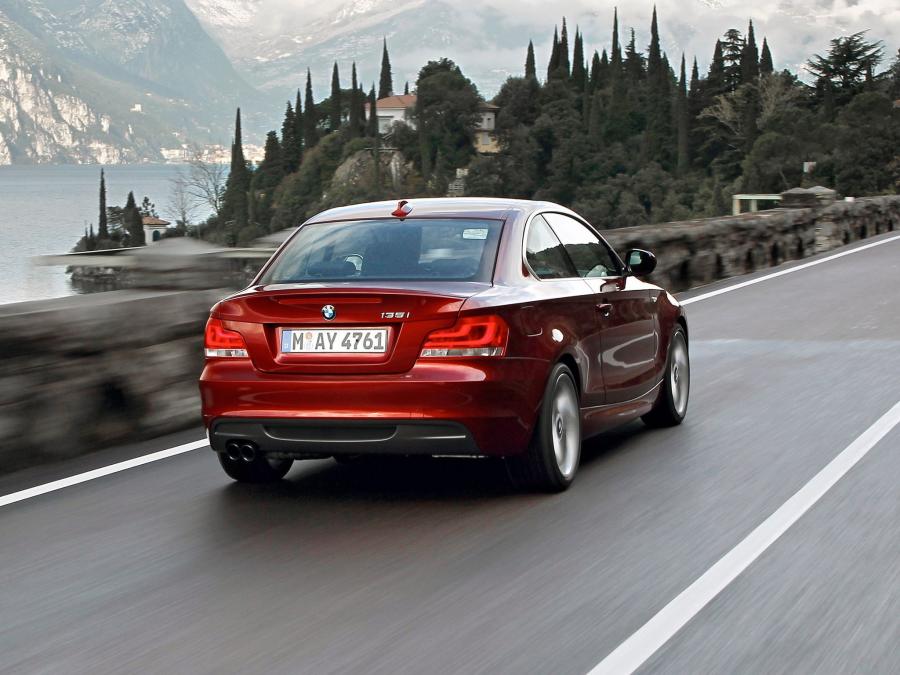  BMW 135i Coupe 2011 года  (фото 14 из 16)